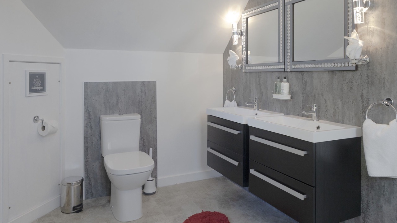 Photo of Bathroom in Drymen