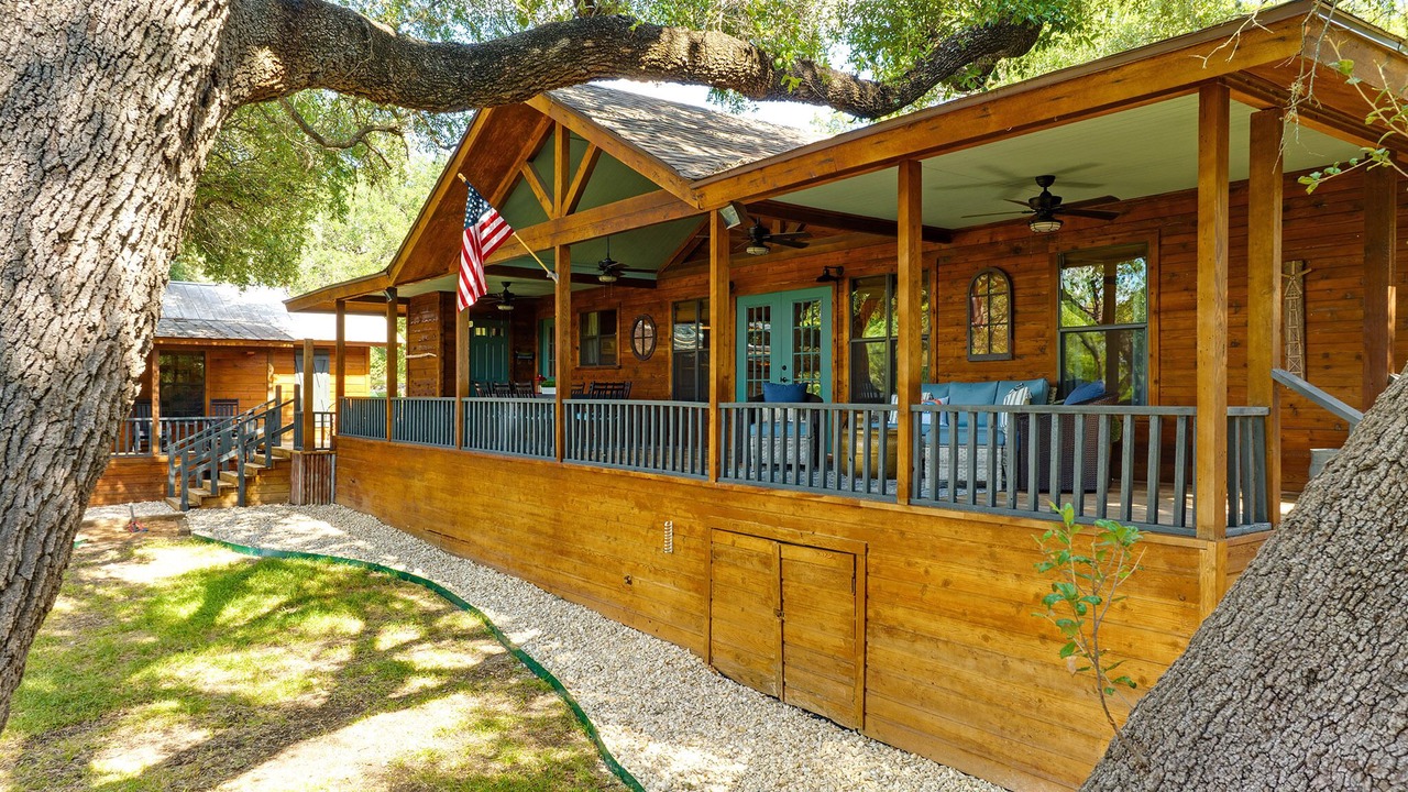 Photo of Others in Leakey