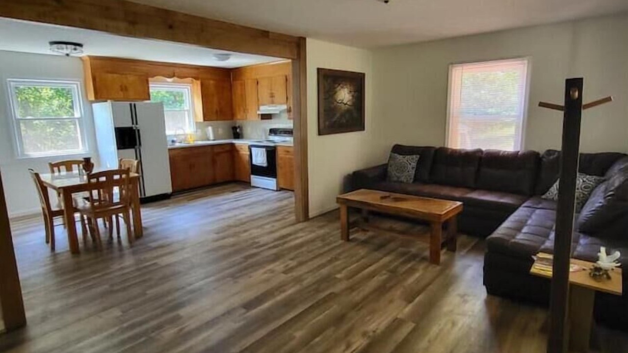 Photo of Livingroom in Monroe