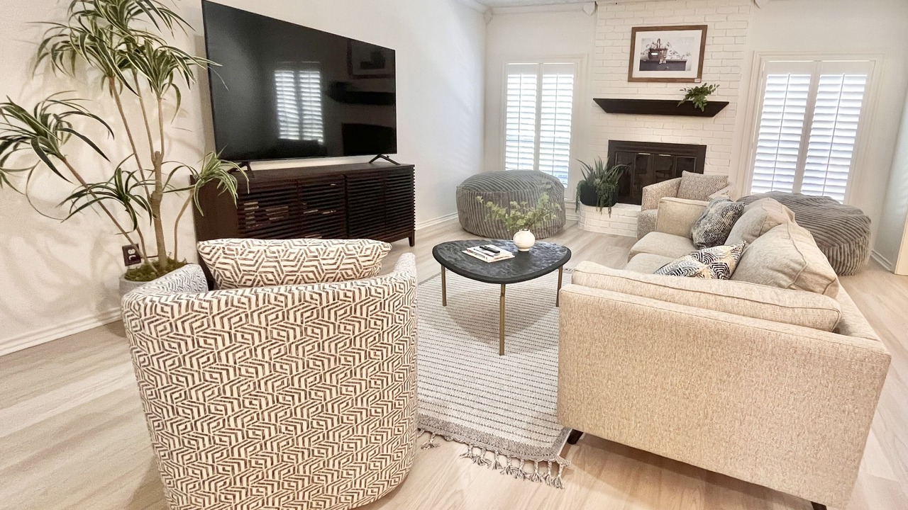 Photo of Livingroom in College Station