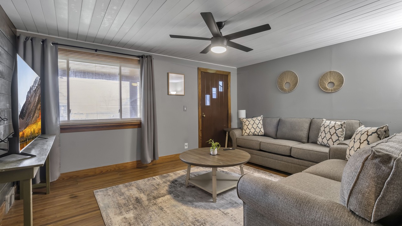 Photo of Livingroom in Cheektowaga