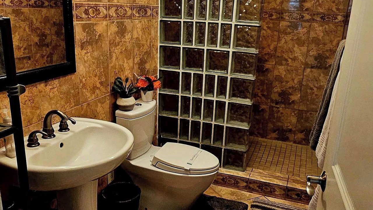 Photo of Bathroom in Winter Gardens