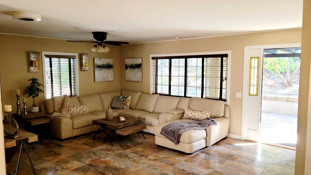 Photo of Livingroom in Winter Gardens