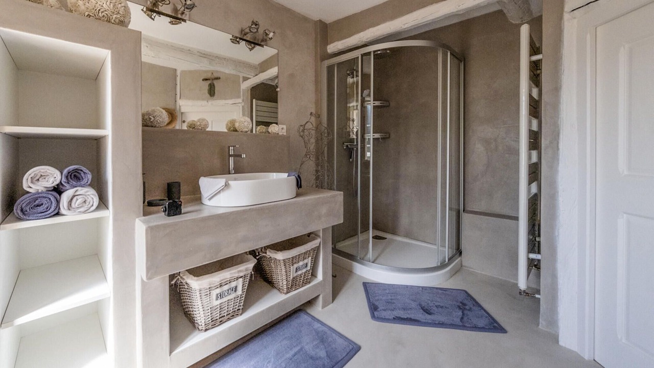 Photo of Bathroom in Les Mees