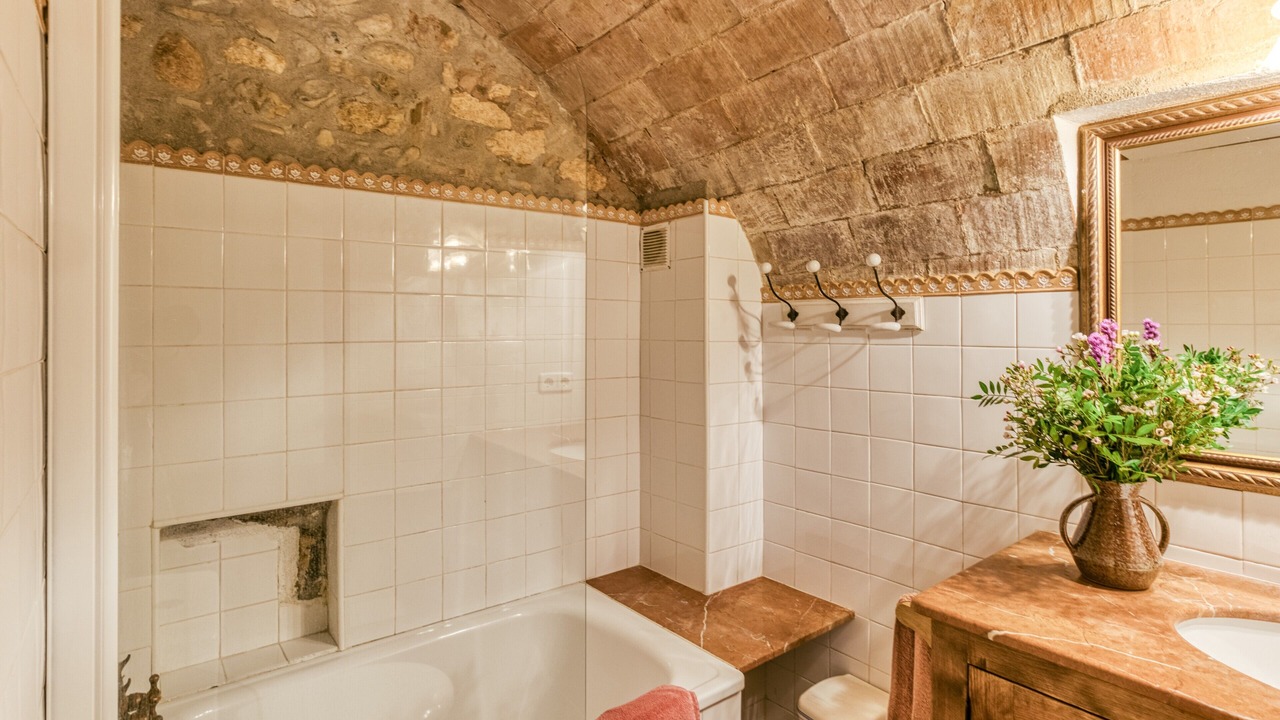 Photo of Bathroom in Pelacalc