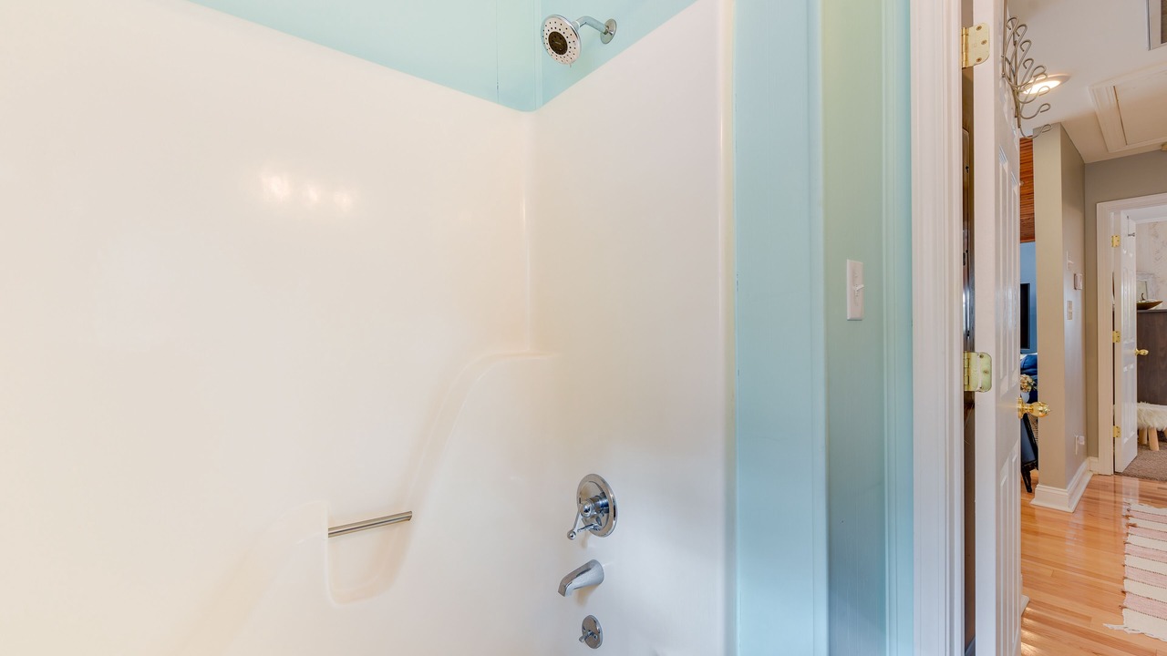 Photo of Bathroom in Bowling Green