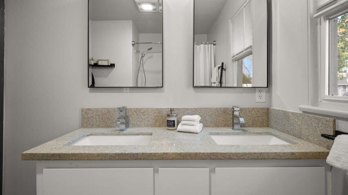 Photo of Others in Vancouver