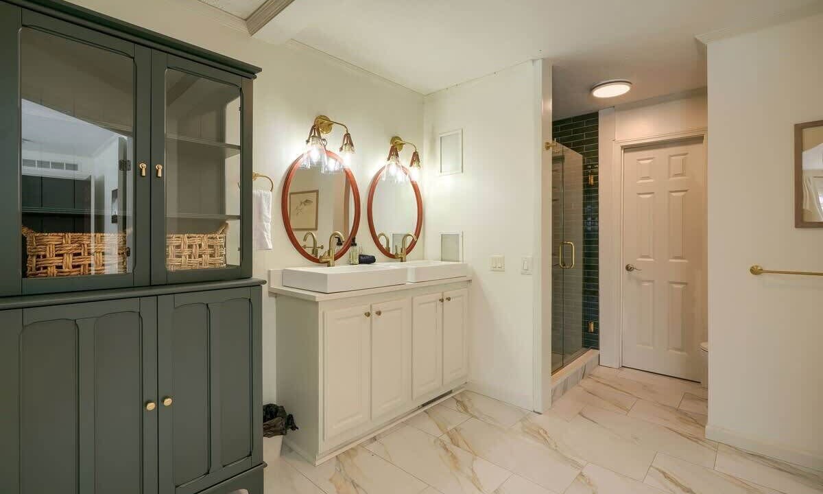 Photo of Bathroom in Logan