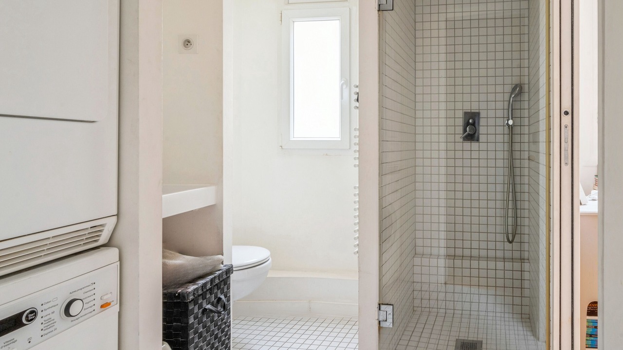 Photo of Bathroom in Quartier de l'Ecole-Militaire