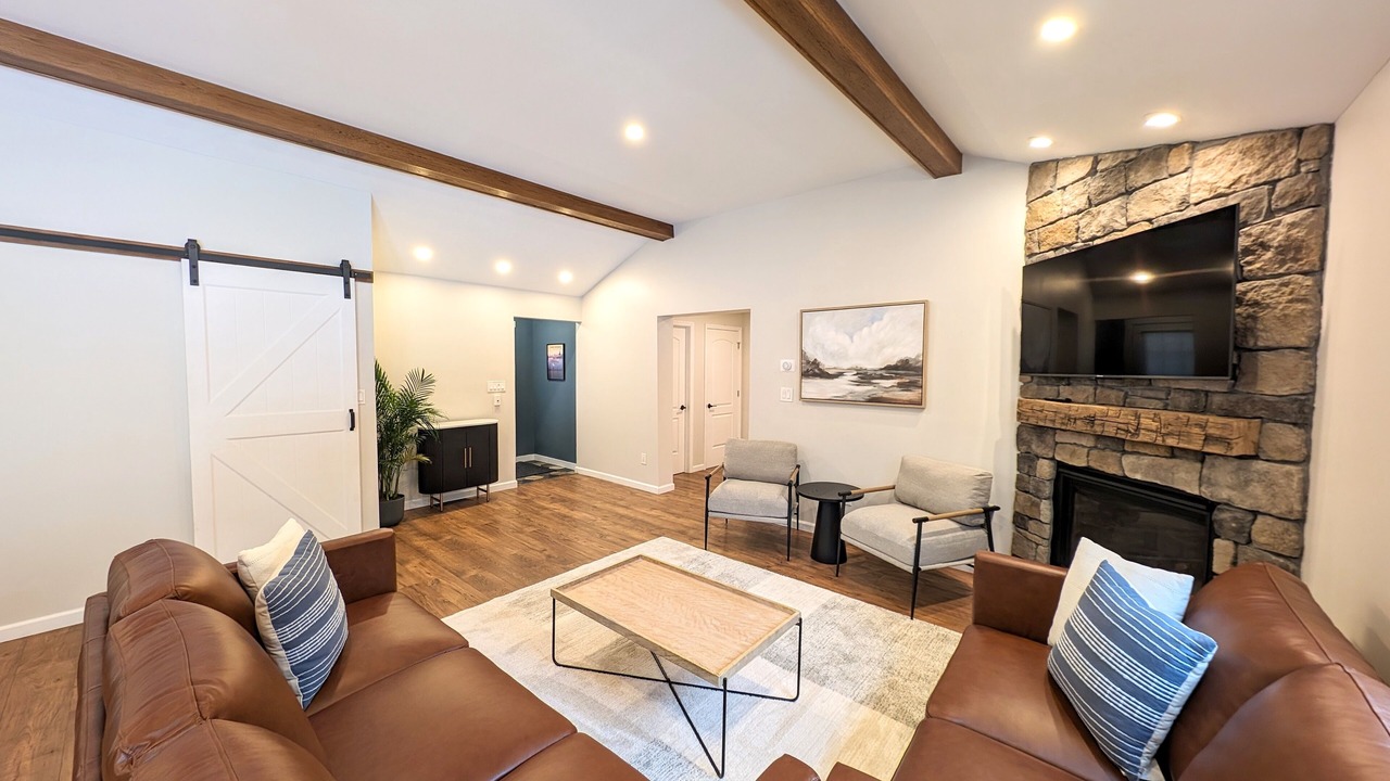 Photo of Livingroom in Lake George