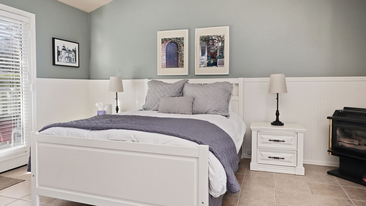 Photo of Bedroom in Coupeville
