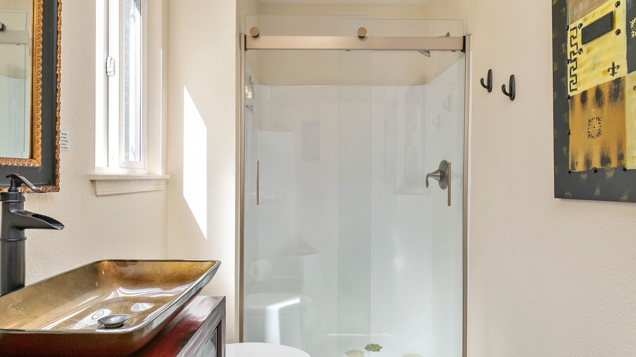 Photo of Bathroom in Sunset