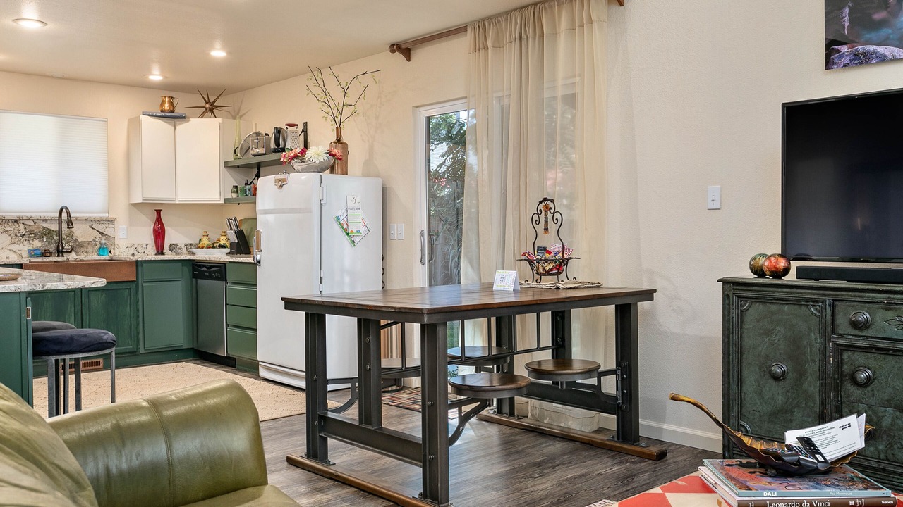 Photo of Livingroom in Sunset