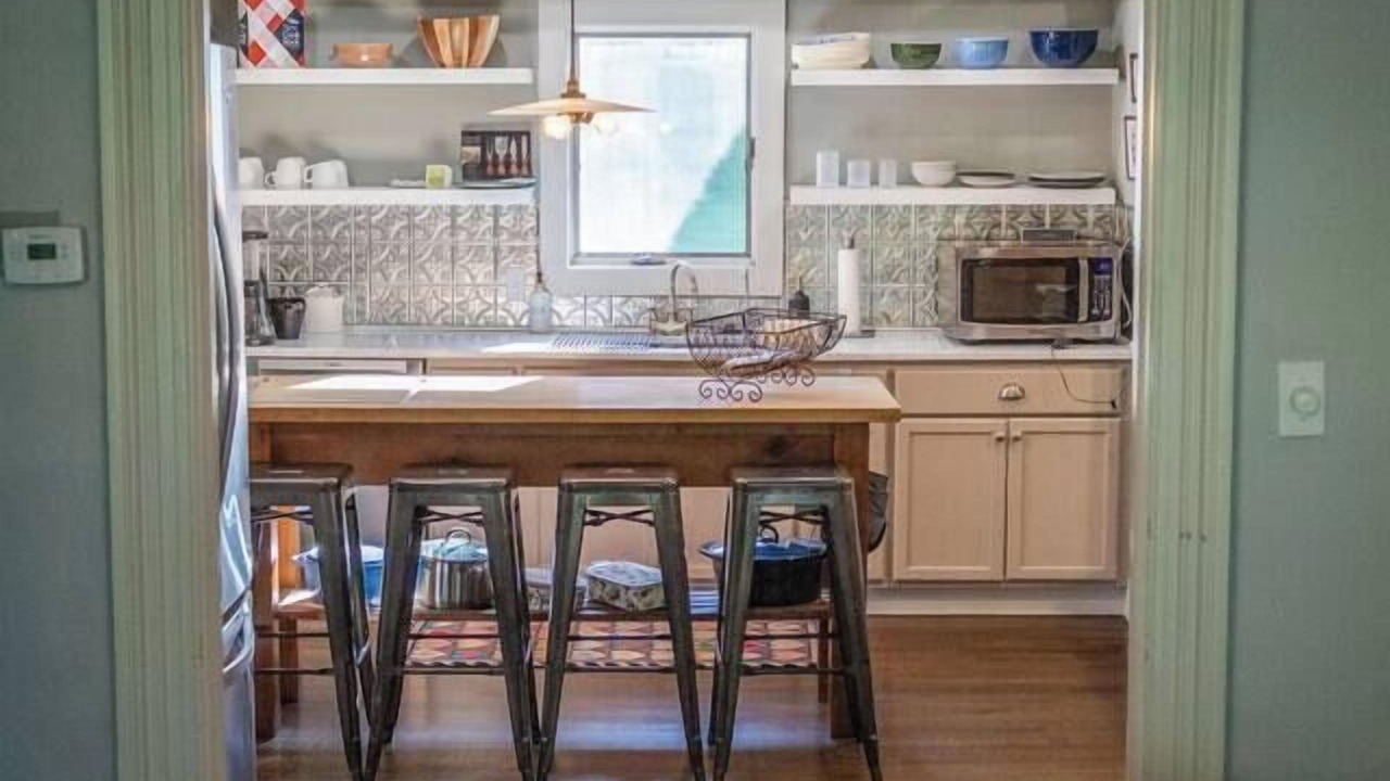 Photo of Bedroom in Lee