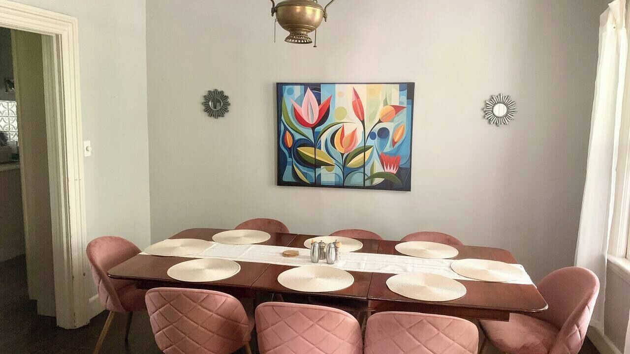 Photo of Bedroom in Lee