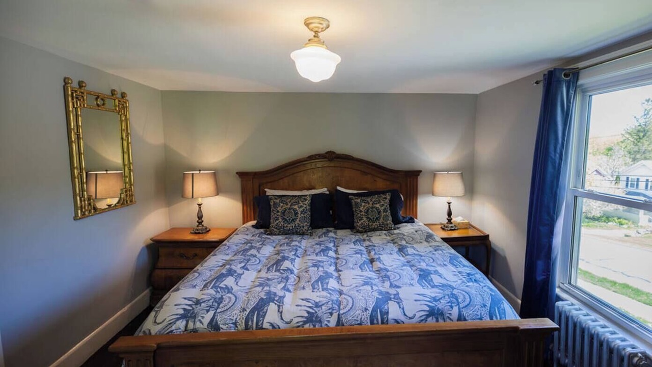 Photo of Others in Lee