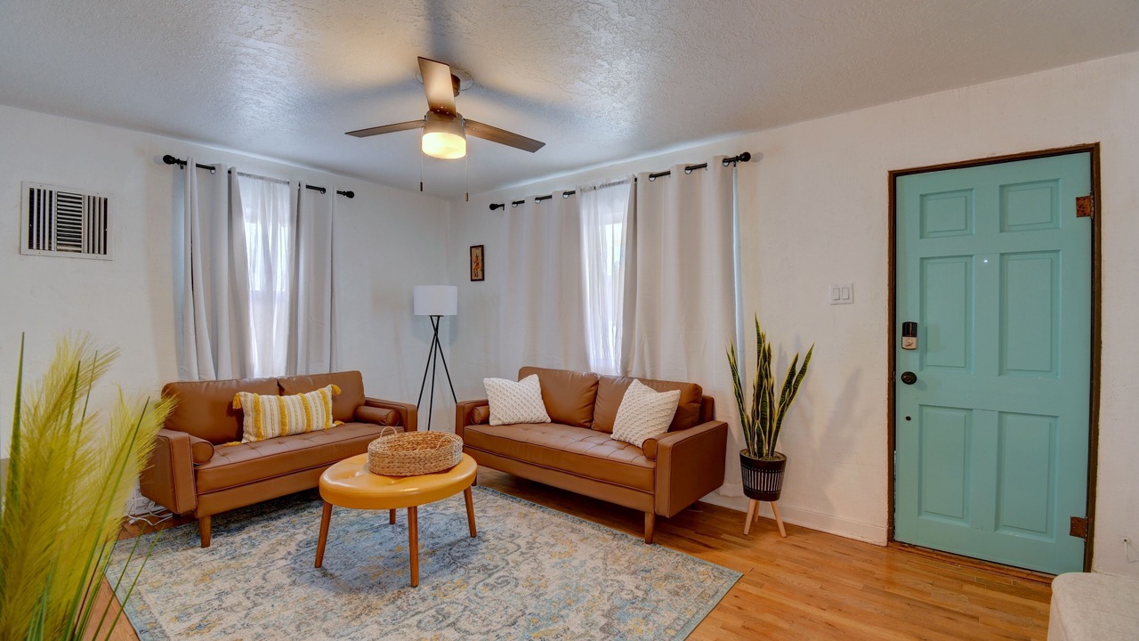 Photo of Livingroom in Victory Hills