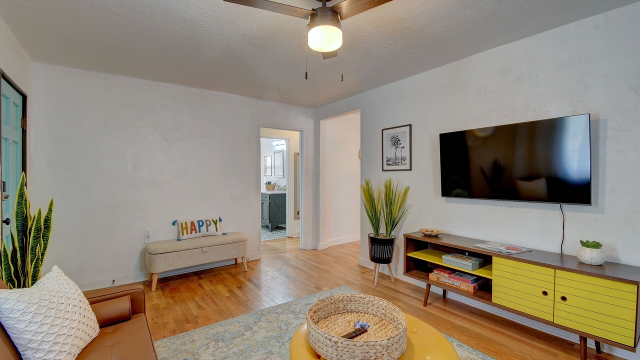 Photo of Livingroom in Victory Hills
