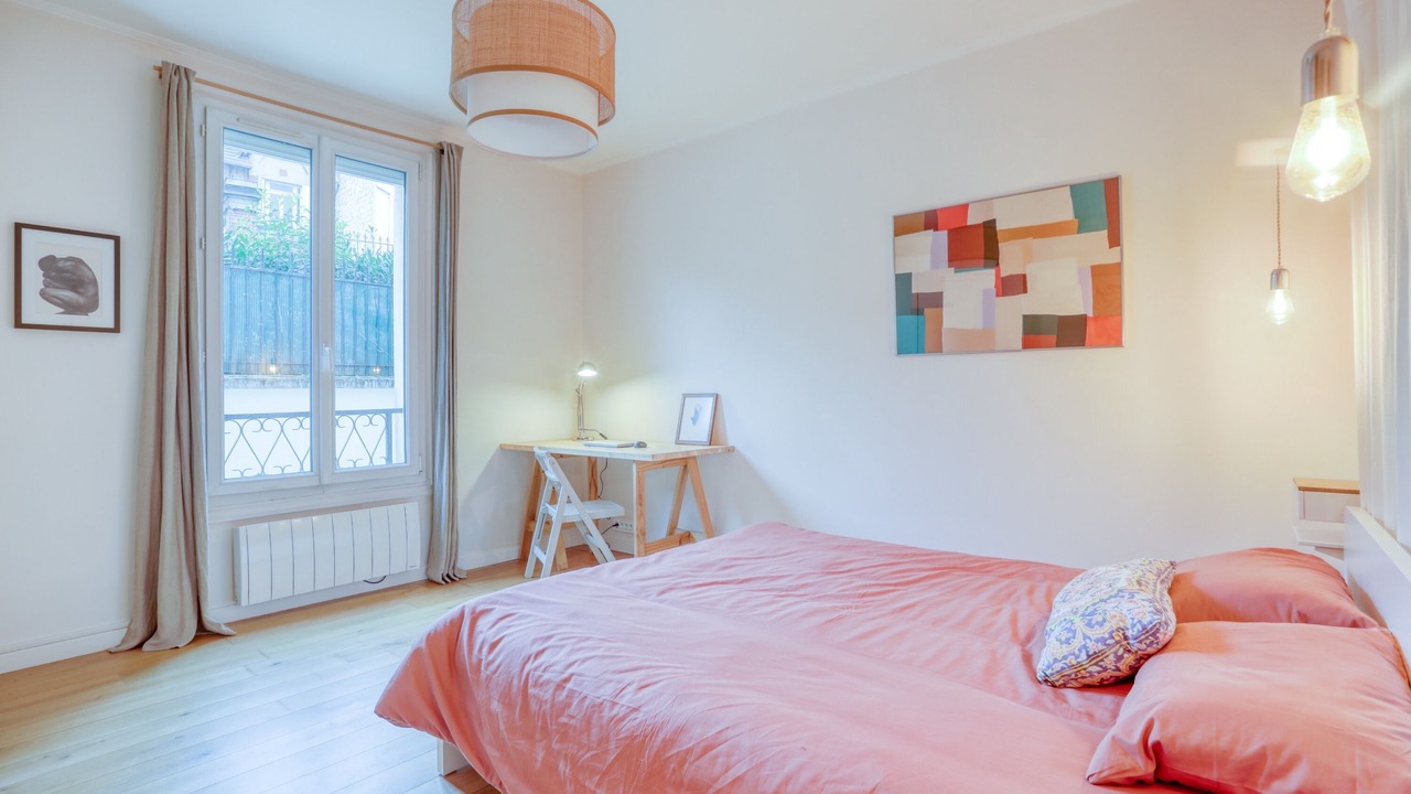 Photo of Bedroom in Asnieres-sur-Seine