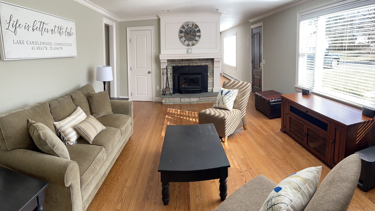 Photo of Livingroom in Danbury