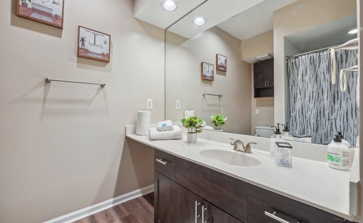 Photo of Bathroom in Lindbergh