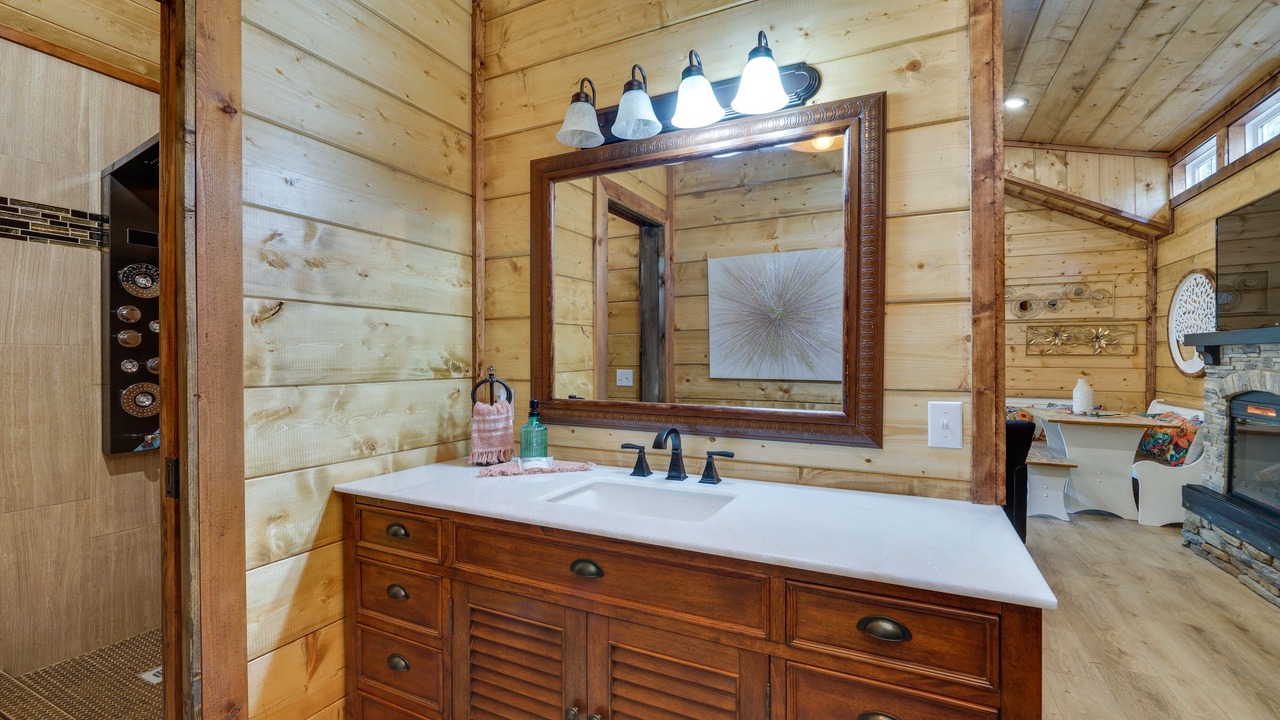 Photo of Bathroom in Broken Bow