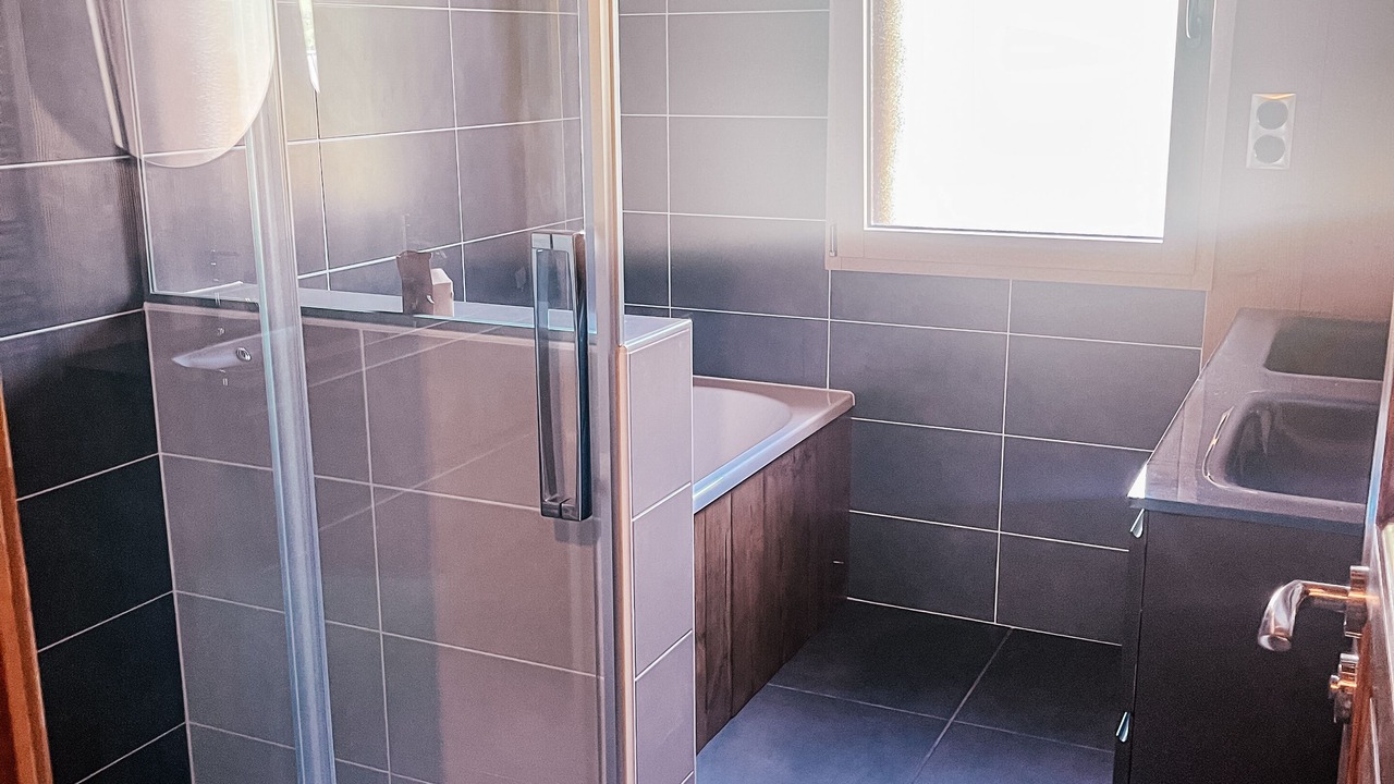 Photo of Bathroom in Egat