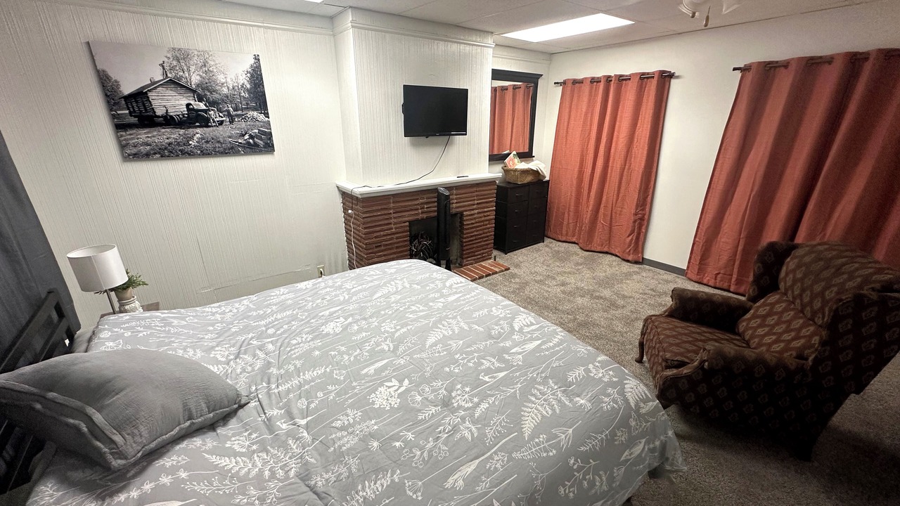 Photo of Bedroom in Neosho