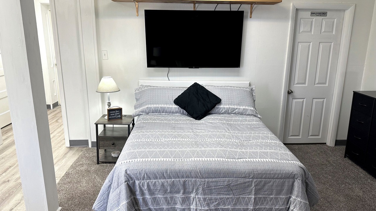 Photo of Bedroom in Neosho