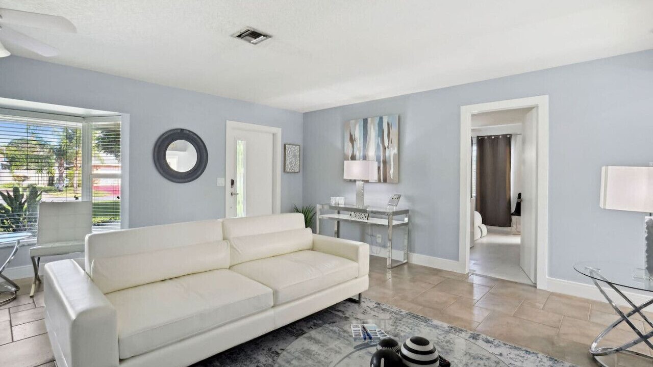 Photo of Livingroom in Tropic Palms
