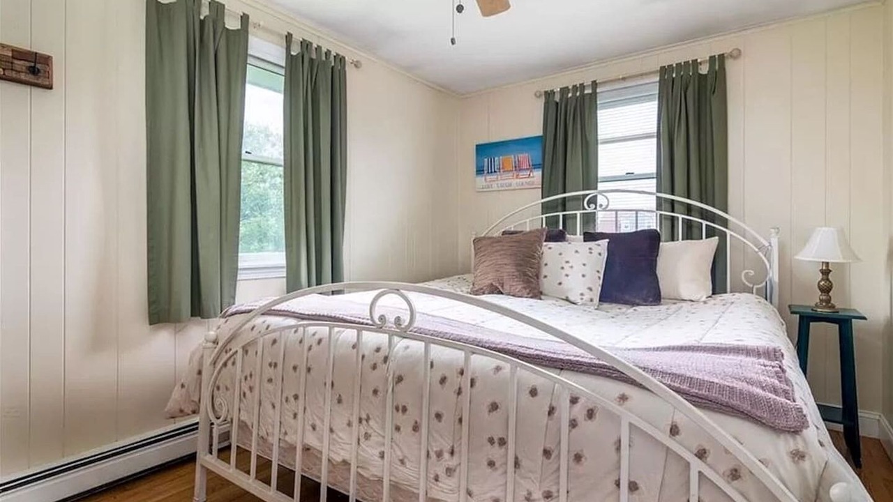 Photo of Bedroom in Matunuck