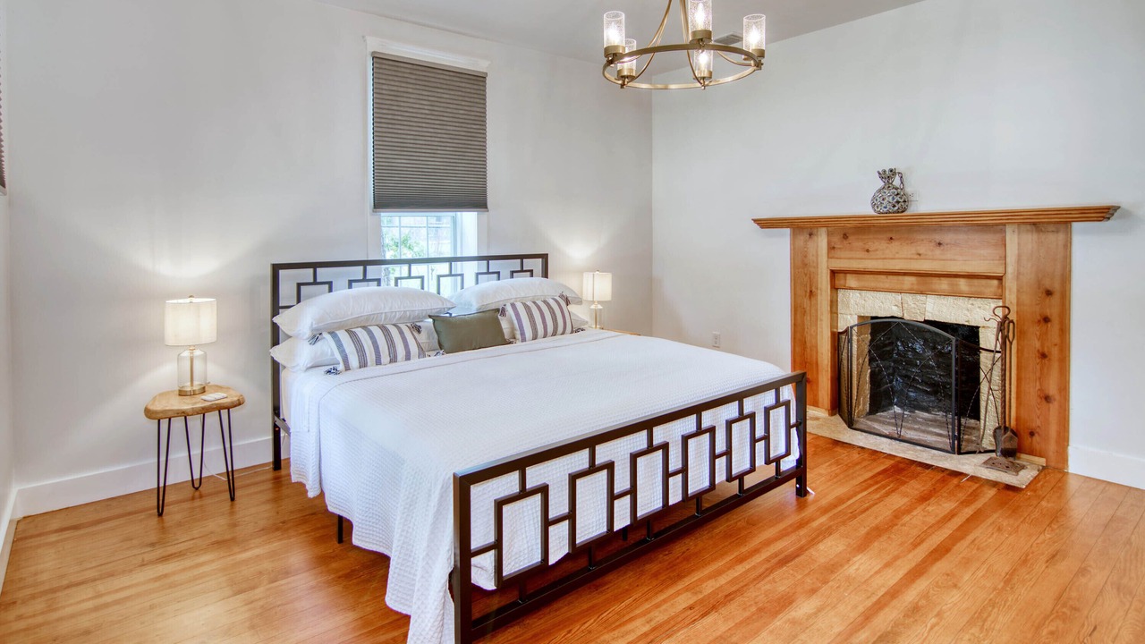 Photo of Bedroom in Mason
