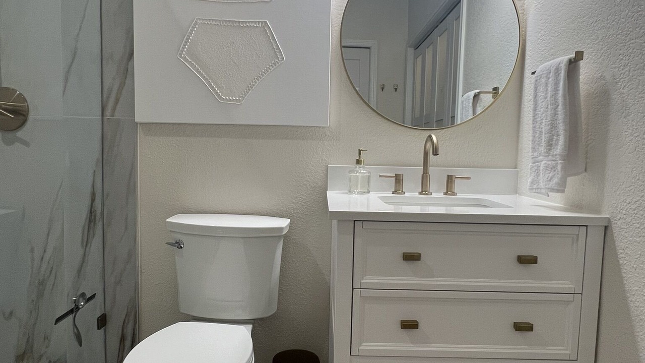 Photo of Bathroom in Pottsboro