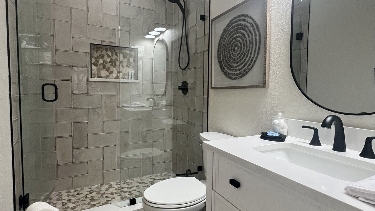Photo of Bathroom in Pottsboro