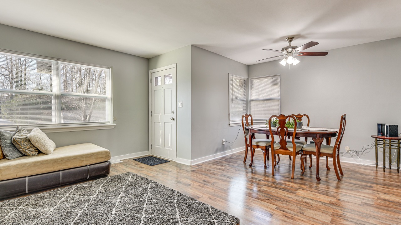 Photo of Livingroom in Enderly Park