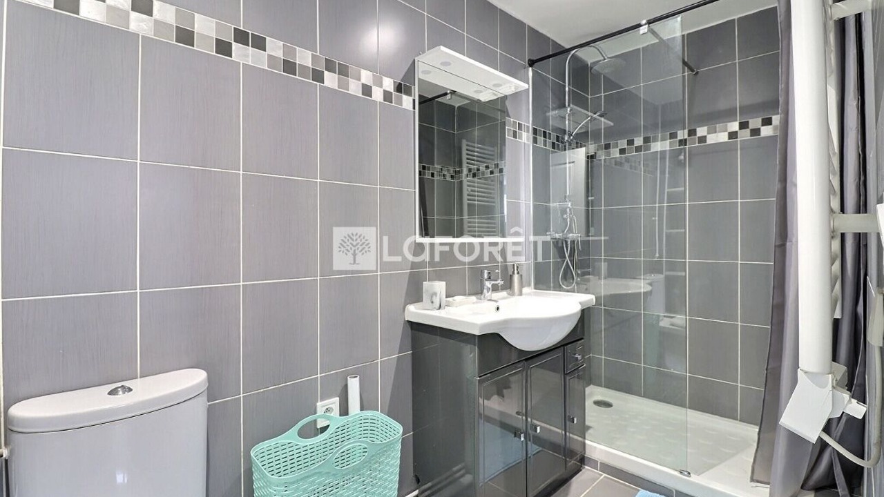 Photo of Bathroom in Les Puces de Saint-Ouen