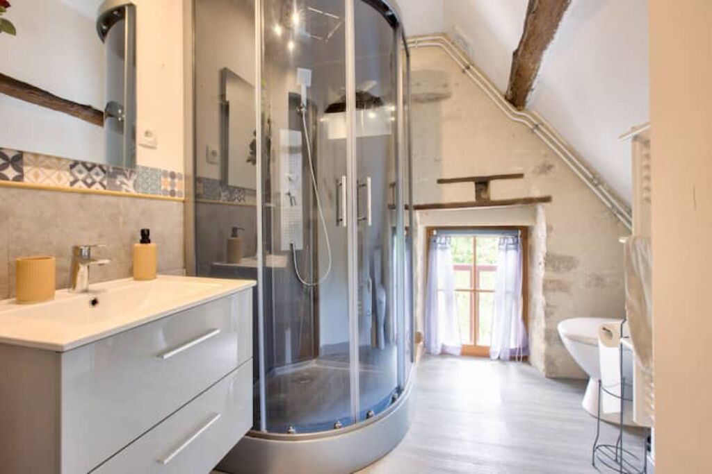 Photo of Bathroom in Souvigny
