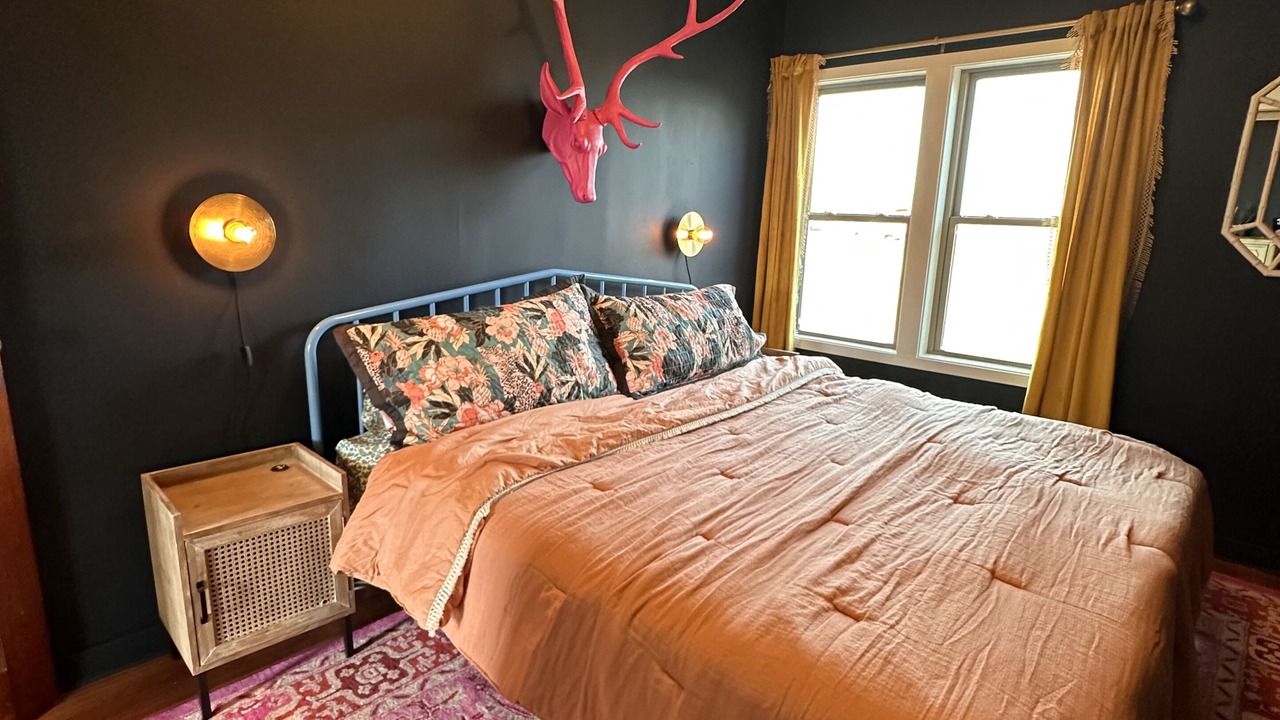 Photo of Bedroom in Gregory County