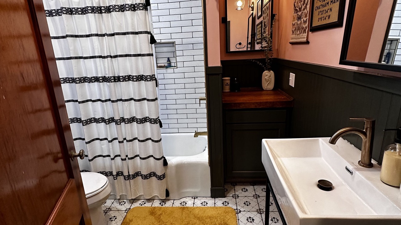 Photo of Bathroom in Gregory County