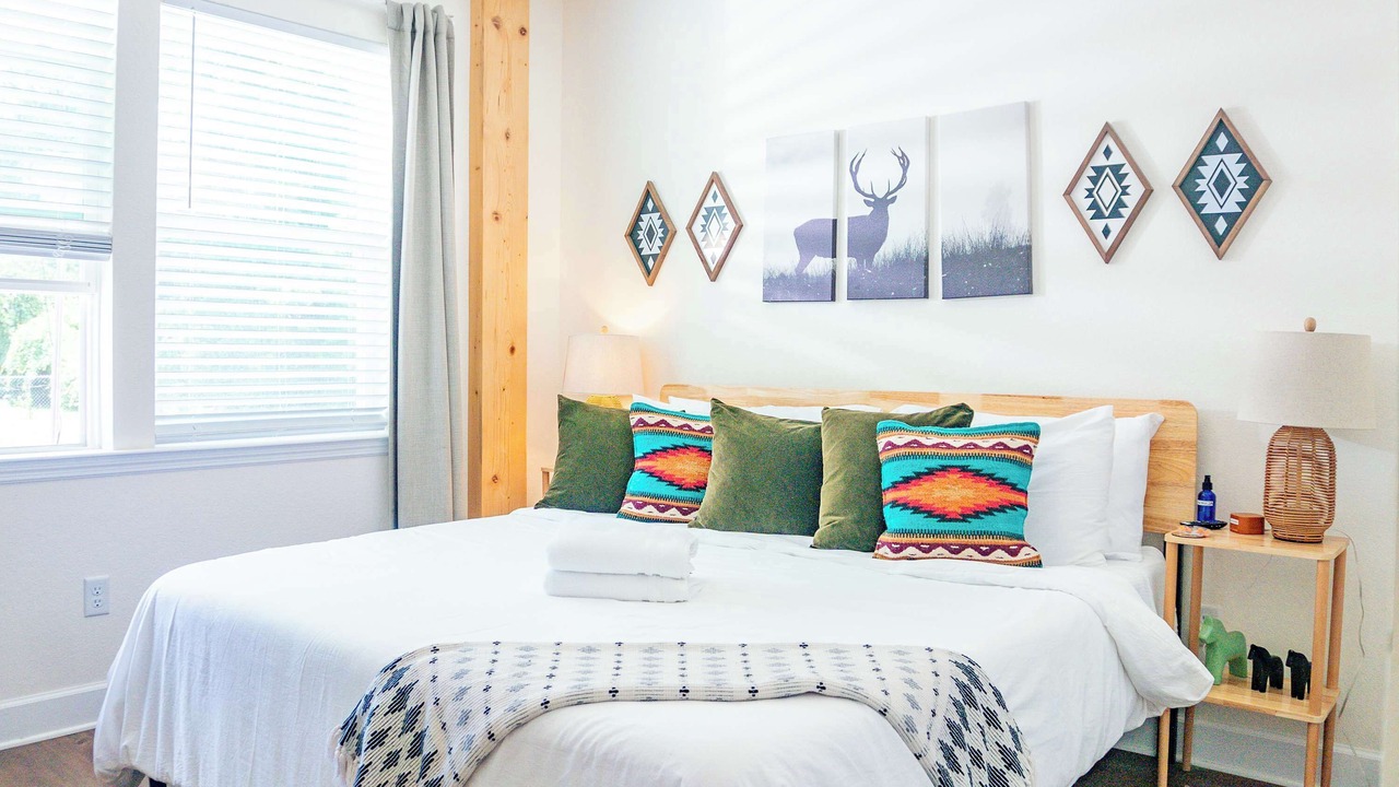 Photo of Others in Pleasant Street