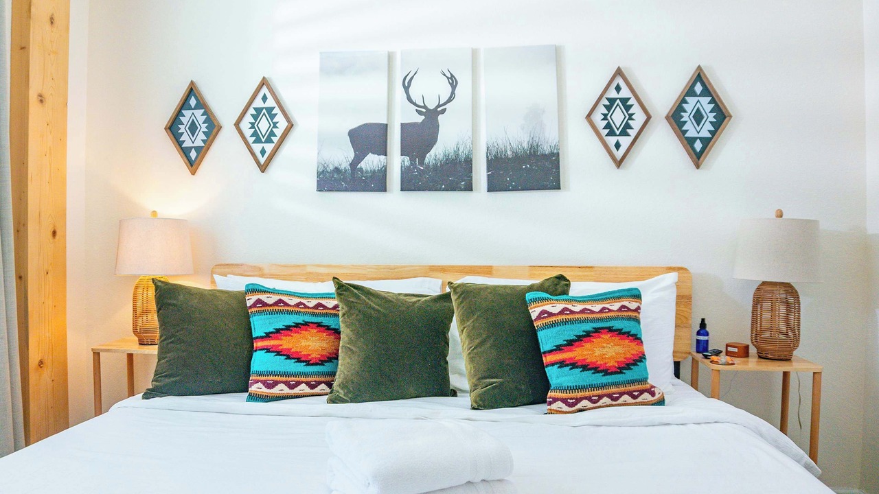 Photo of Others in Pleasant Street