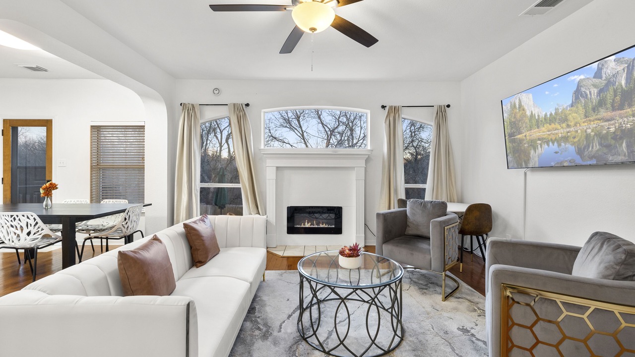 Photo of Livingroom in Scofield Farms