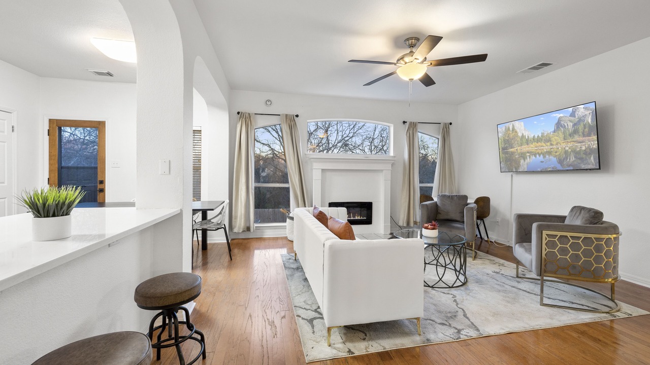 Photo of Livingroom in Scofield Farms