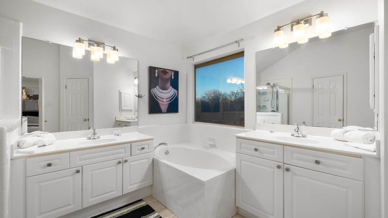 Photo of Bathroom in Scofield Farms
