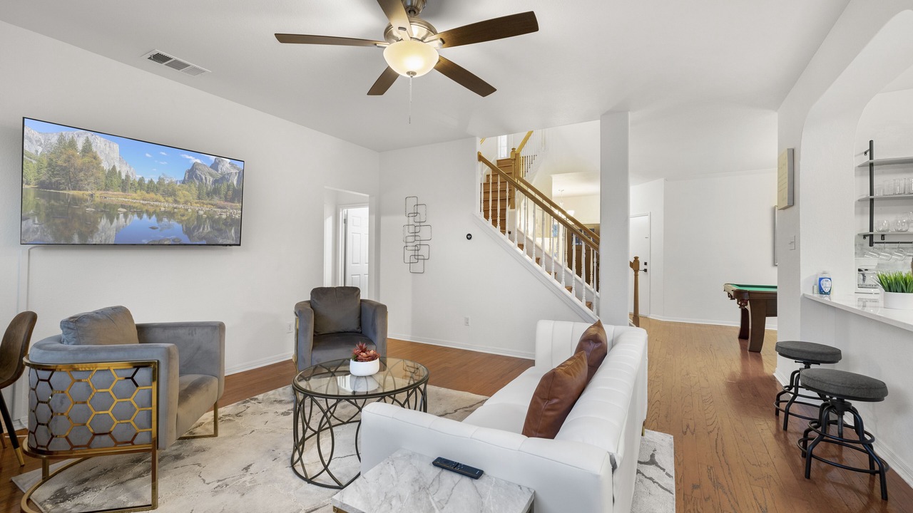 Photo of Livingroom in Scofield Farms