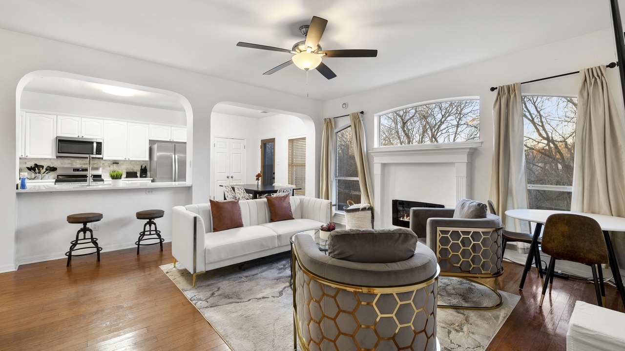Photo of Livingroom in Scofield Farms