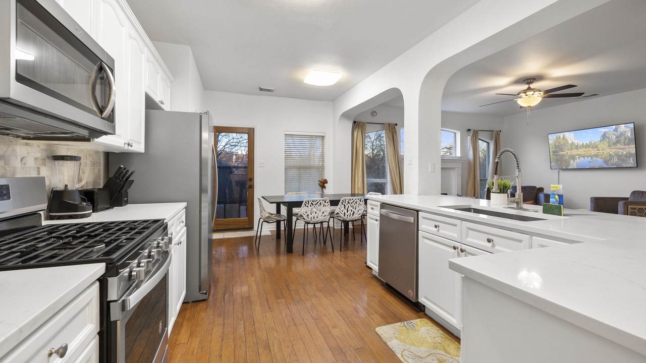 Photo of Kitchen in Scofield Farms