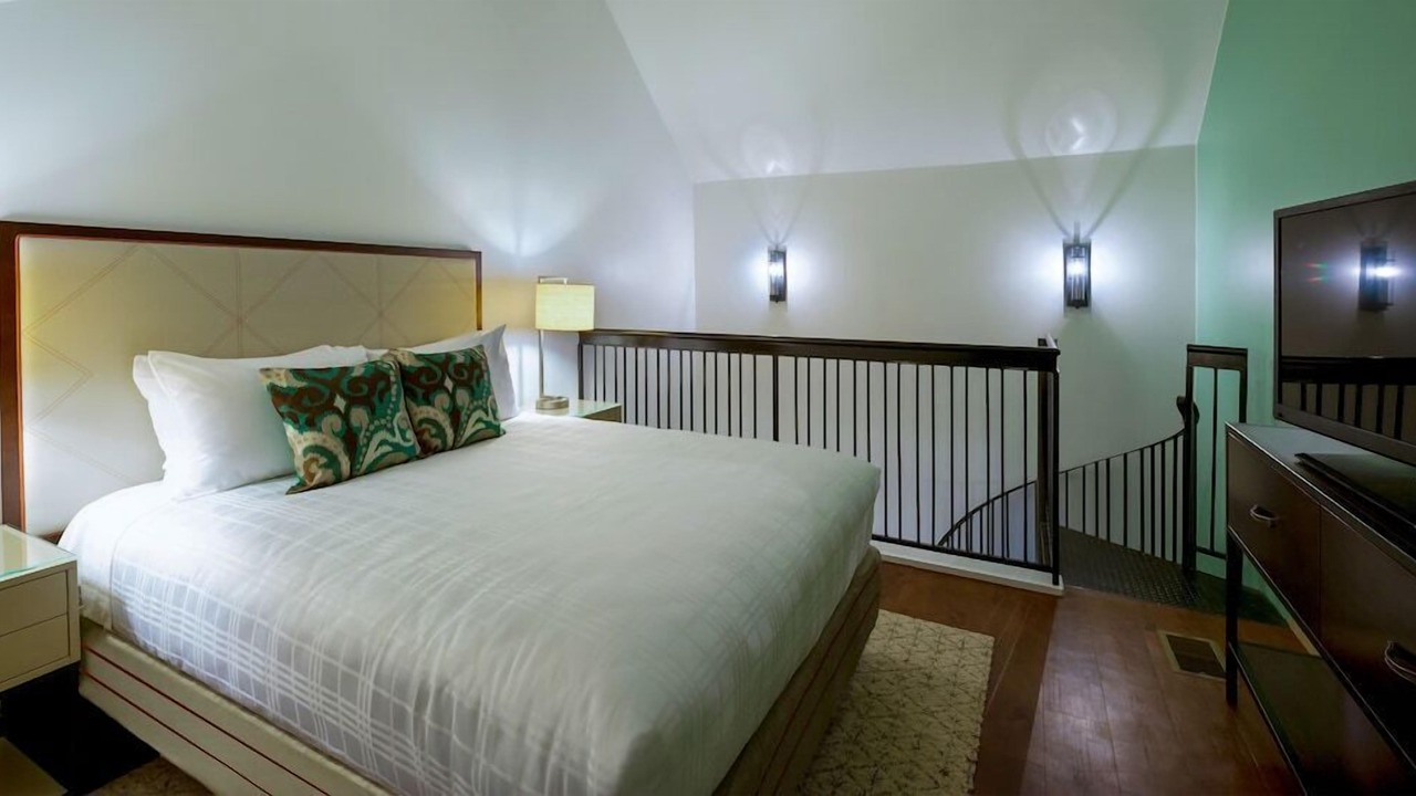 Photo of Bedroom in Historic District - North