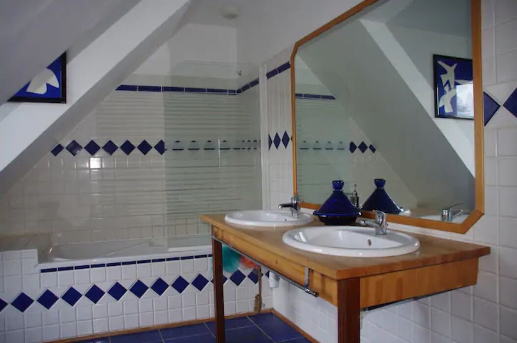 Photo of Bathroom in Le Home
