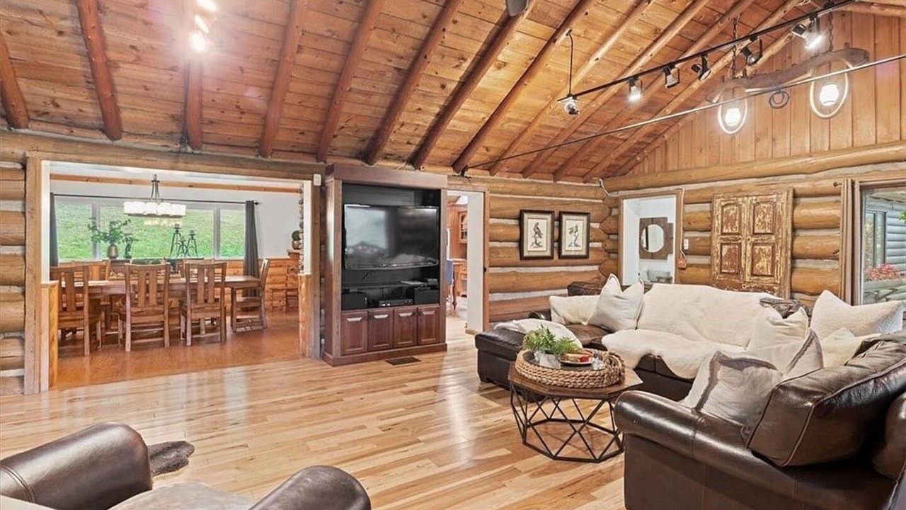 Photo of Livingroom in Springwater